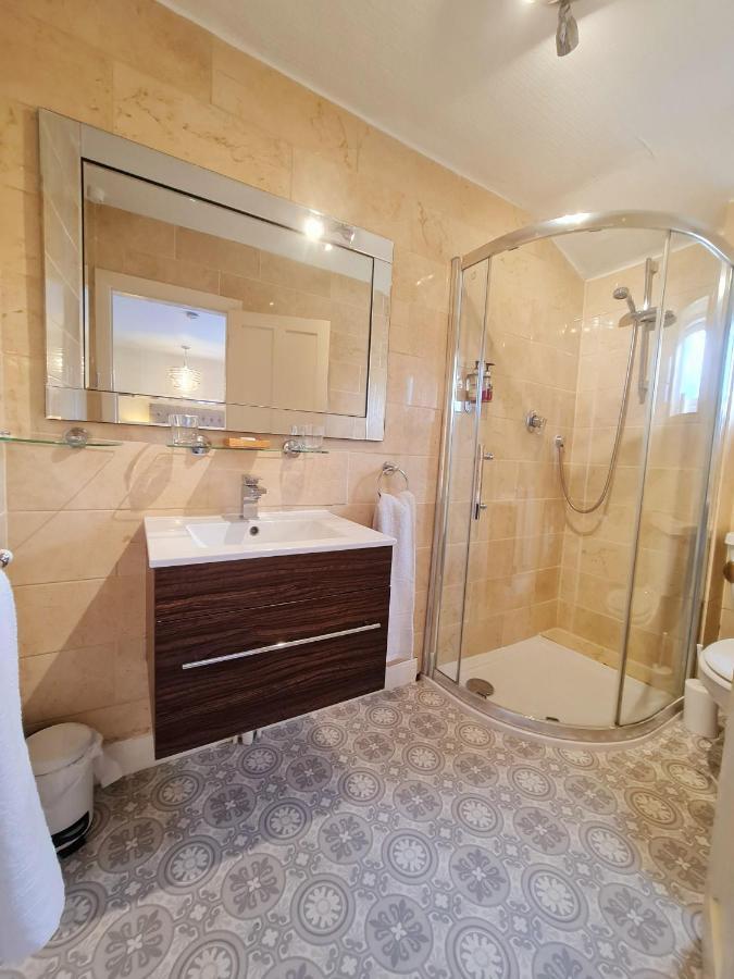 Beaufort Lodge - Central Location & Free Parking Taunton Kültér fotó